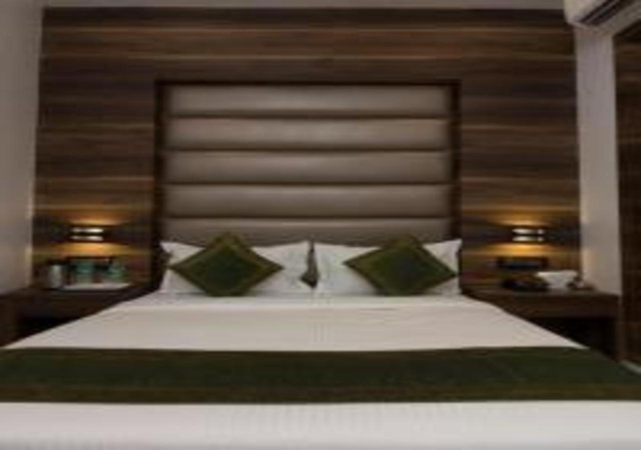 Hotel Meriton Mumbai International Airport T-2 Eksteriør billede