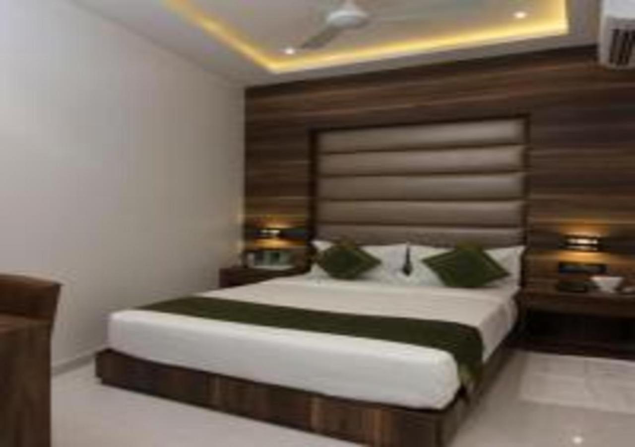 Hotel Meriton Mumbai International Airport T-2 Eksteriør billede
